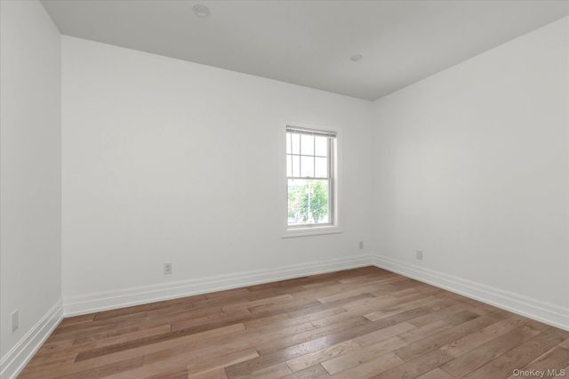 20 Secatoag Avenue 1A, Port Washington, NY 11050