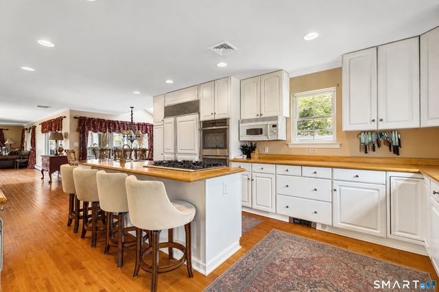 36 Shadows End Lane, Milford, CT 06460