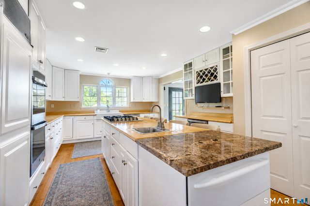 36 Shadows End Lane, Milford, CT 06460