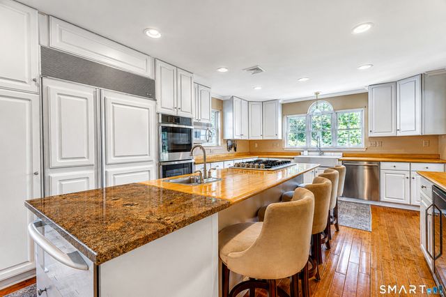 36 Shadows End Lane, Milford, CT 06460