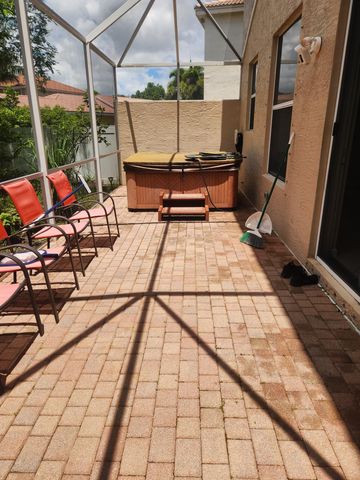 5148 S Aurora Lake Circle, Greenacres, FL 33463