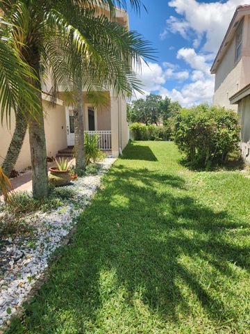 5148 S Aurora Lake Circle, Greenacres, FL 33463