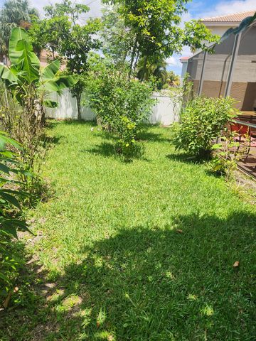 5148 S Aurora Lake Circle, Greenacres, FL 33463
