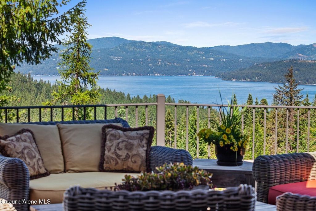 17371 S Running Bear Rd, Coeur D'alene, ID 83814