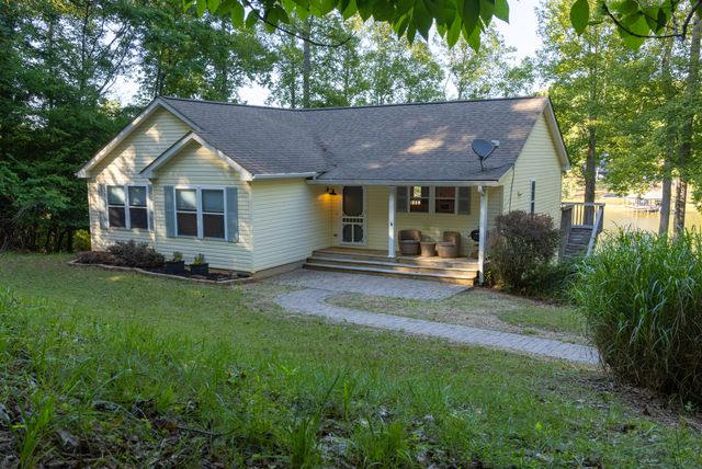 1650 Crafts Church RD, Glade Hill, VA 24092