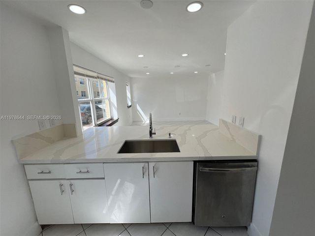 1308 Drexel Ave 103, Miami Beach, FL 33139