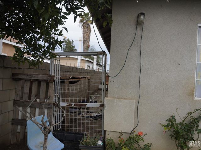 7900 Harold Street, Lamont, CA 93241