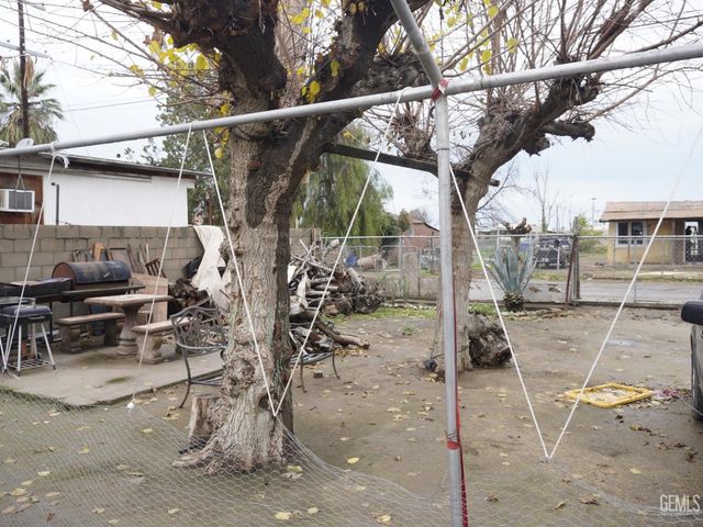 7900 Harold Street, Lamont, CA 93241