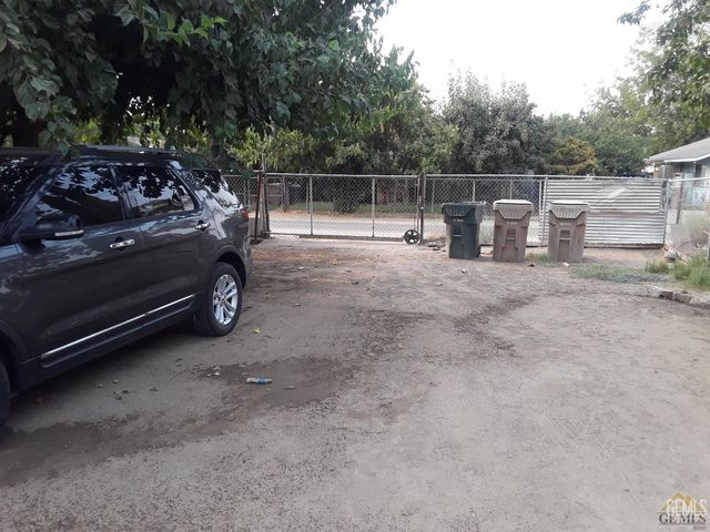 7900 Harold Street, Lamont, CA 93241