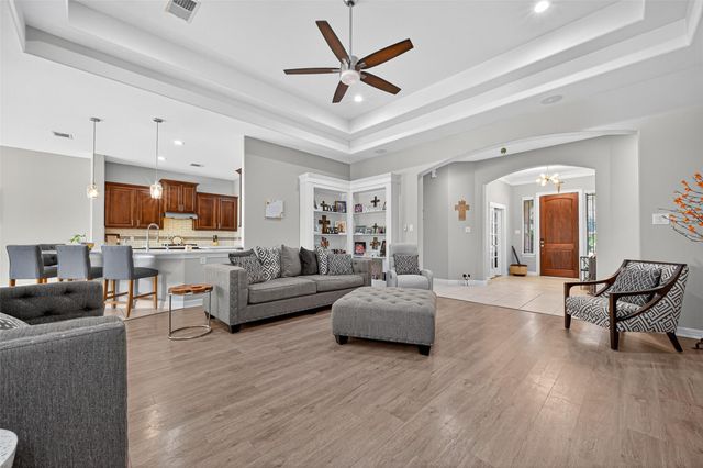 15406 Winterhaven Drive, Tomball, TX 77377