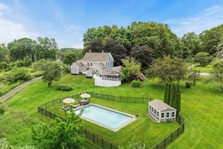261 Main Avenue, South Hampton, NH 03827