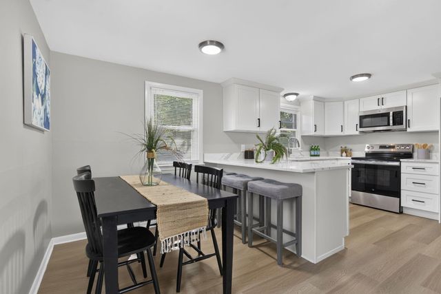 6 Handy Road, Pocasset, MA 02559