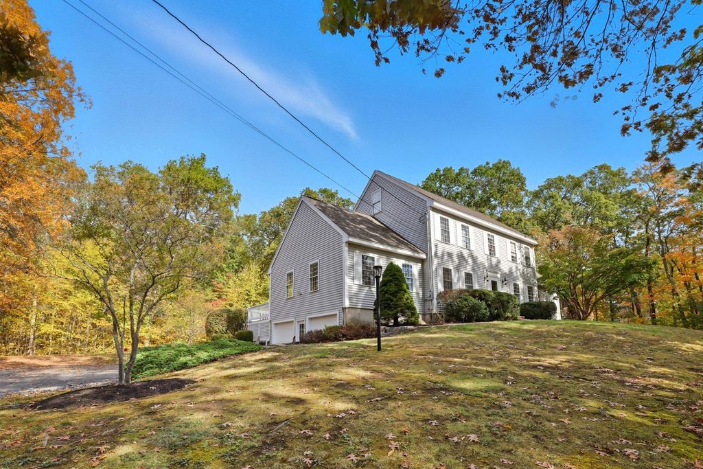 13 Cottonwood Road, Plaistow, NH 03865