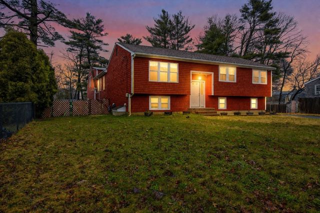 970 Crescent St, Brockton, MA 02302