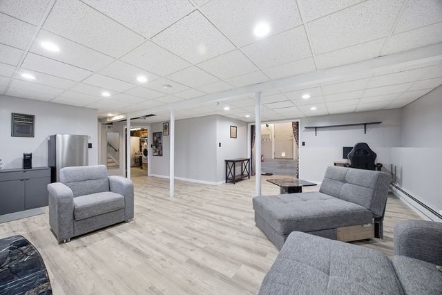 970 Crescent St, Brockton, MA 02302