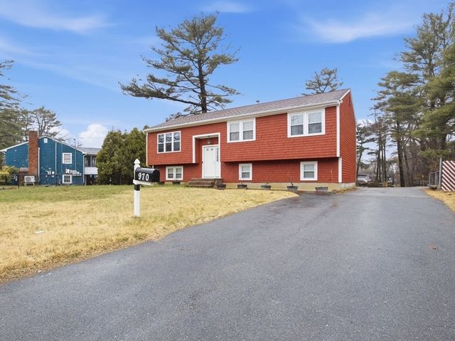 970 Crescent St, Brockton, MA 02302