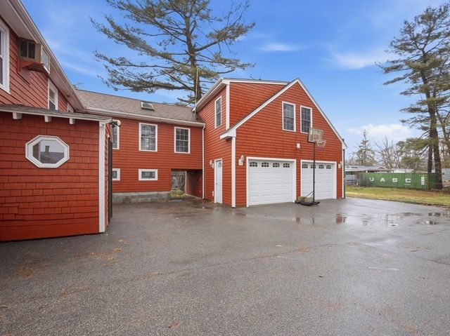 970 Crescent St, Brockton, MA 02302