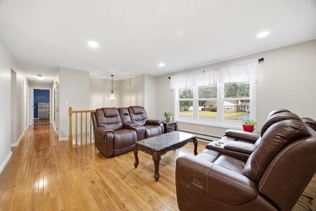 970 Crescent St, Brockton, MA 02302