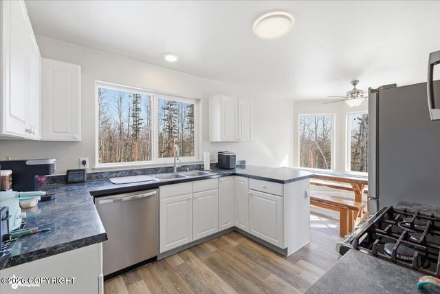 1785 E RAVEN Circle, Wasilla, AK 99654