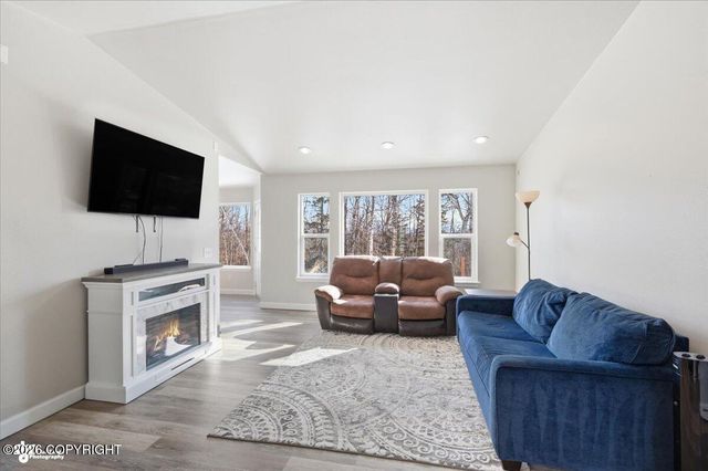 1785 E RAVEN Circle, Wasilla, AK 99654