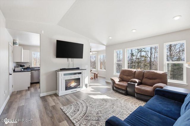 1785 E RAVEN Circle, Wasilla, AK 99654