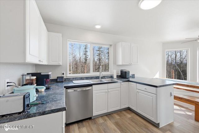 1785 E RAVEN Circle, Wasilla, AK 99654