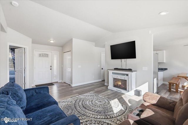 1785 E RAVEN Circle, Wasilla, AK 99654