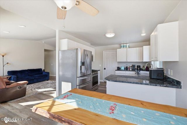 1785 E RAVEN Circle, Wasilla, AK 99654