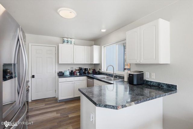 1785 E RAVEN Circle, Wasilla, AK 99654