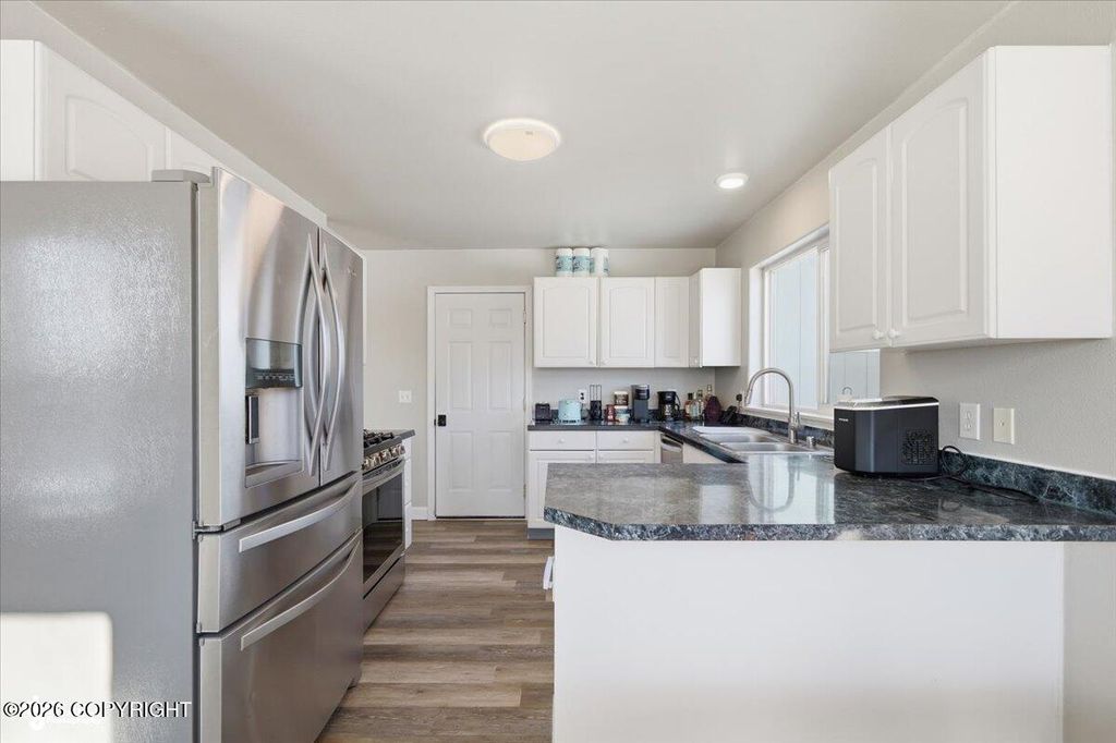 1785 E RAVEN Circle, Wasilla, AK 99654