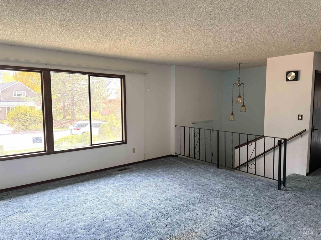 1329 Tamarack, Moscow, ID 83843 photo 4