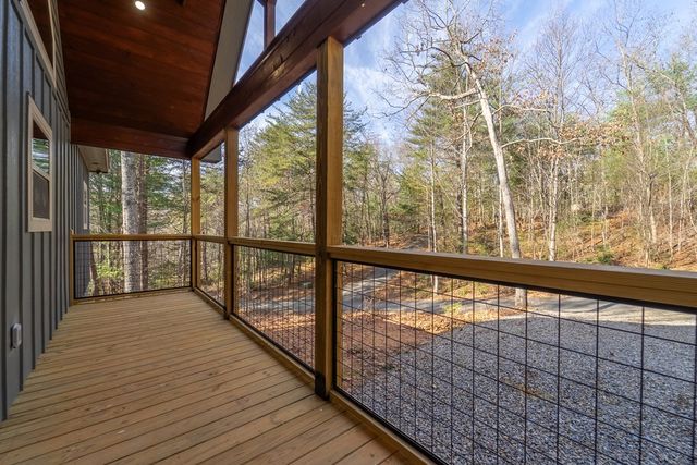 397 Kennelly Loop, Murphy, NC 28906