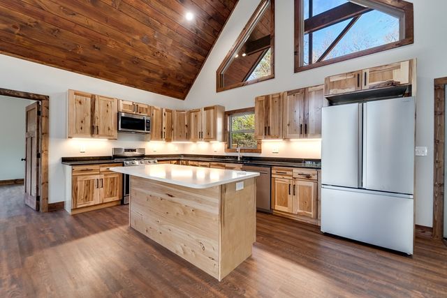 397 Kennelly Loop, Murphy, NC 28906