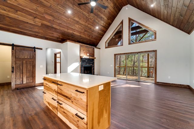 397 Kennelly Loop, Murphy, NC 28906