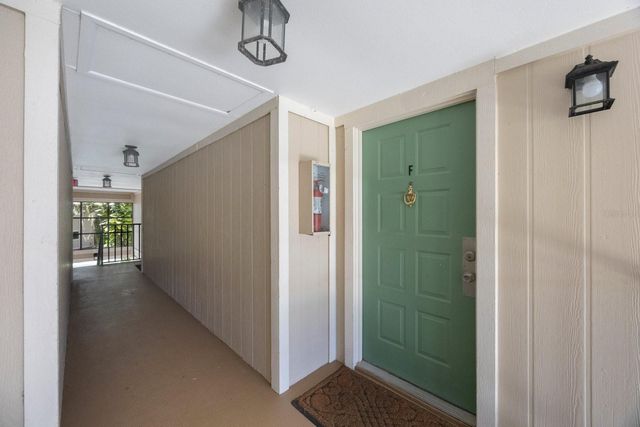 6012 LAKETREE LANE F, Temple Terrace, FL 33617