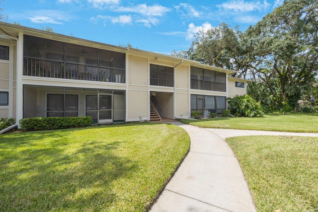 6012 LAKETREE LANE F, Temple Terrace, FL 33617