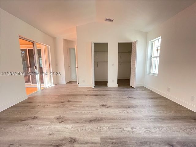 816 Sand Creek Cir, Weston, FL 33327