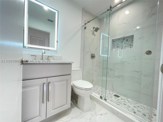 816 Sand Creek Cir, Weston, FL 33327