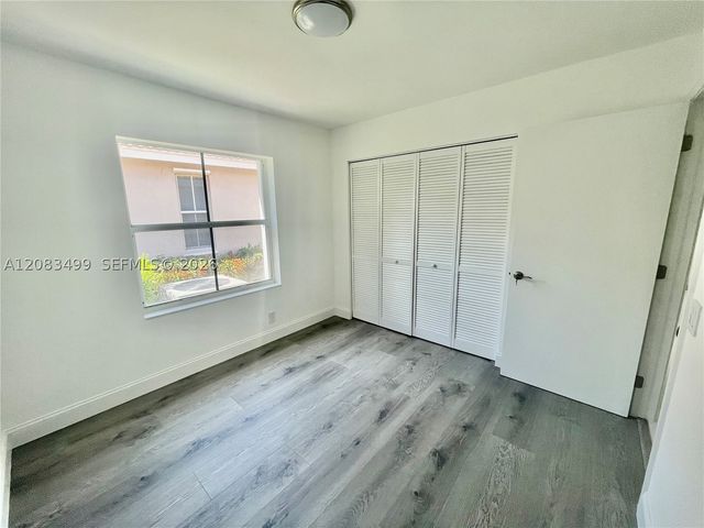 816 Sand Creek Cir, Weston, FL 33327