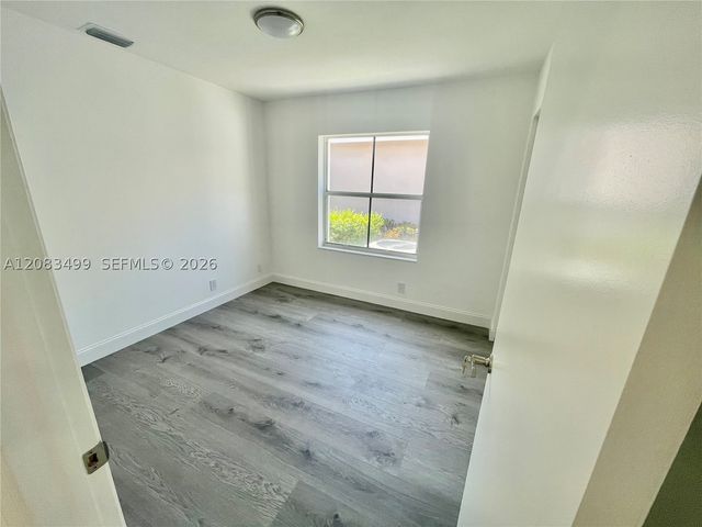 816 Sand Creek Cir, Weston, FL 33327