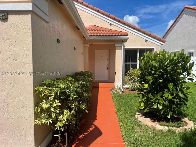 816 Sand Creek Cir, Weston, FL 33327