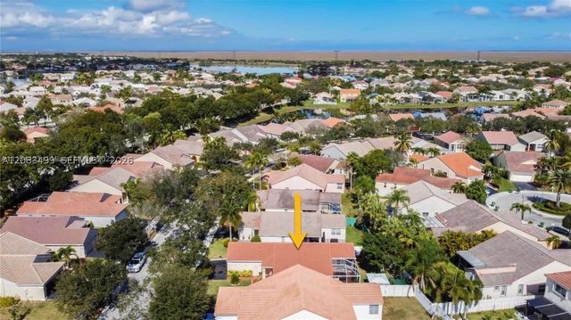 816 Sand Creek Cir, Weston, FL 33327