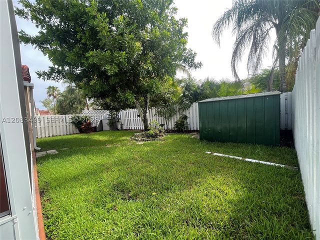 816 Sand Creek Cir, Weston, FL 33327
