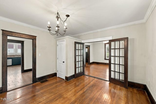 1107 Massachusetts Avenue, Bristol, VA 24201