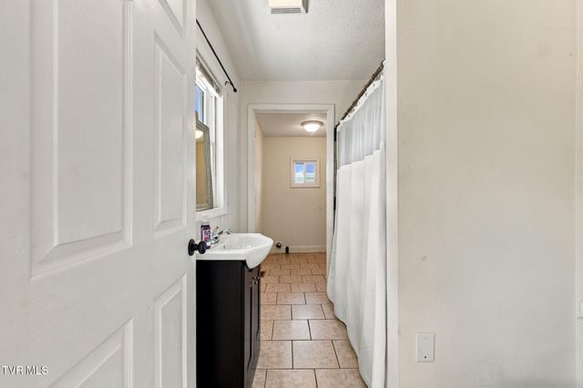 1107 Massachusetts Avenue, Bristol, VA 24201