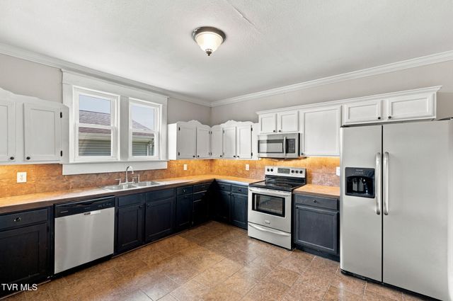 1107 Massachusetts Avenue, Bristol, VA 24201