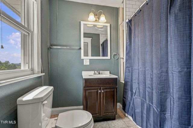 1107 Massachusetts Avenue, Bristol, VA 24201
