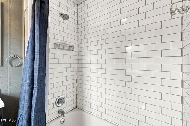 1107 Massachusetts Avenue, Bristol, VA 24201