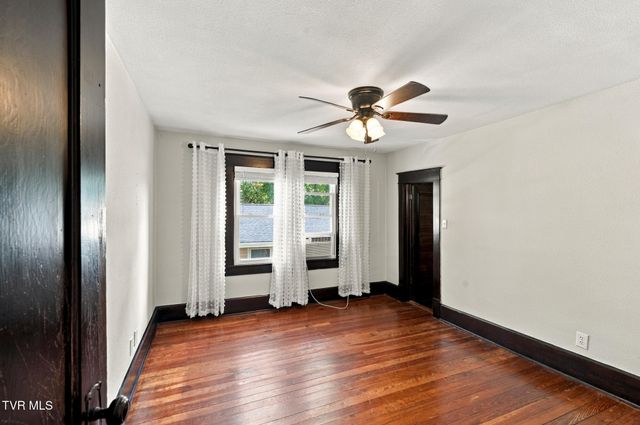 1107 Massachusetts Avenue, Bristol, VA 24201