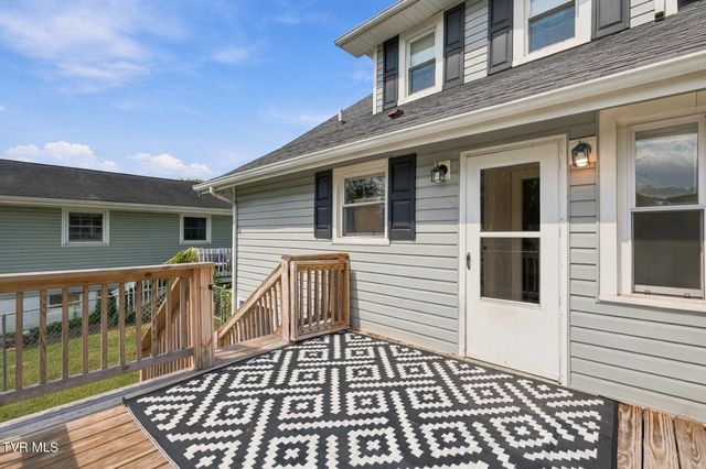 1107 Massachusetts Avenue, Bristol, VA 24201